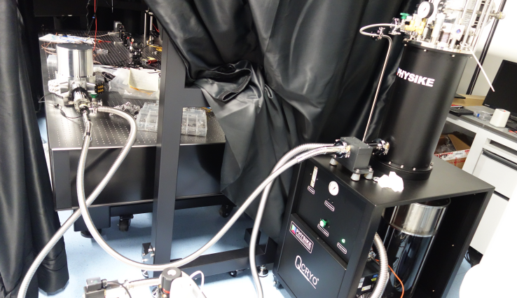 集成納米定位臺(tái)的干式顯微低溫系統(tǒng)安裝成功